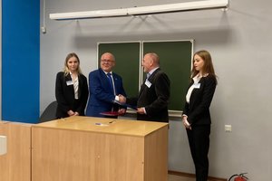 Руководство «Балтийского объединения» поздравило строительный колледж СПАСК со 115-летием